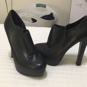 Steve Madden black heels